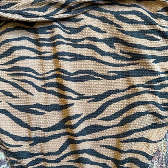 Aerie Women’s Medium Animal Print Tiger One-Piece  Wrap Swimsuit - Picture 7 of 9